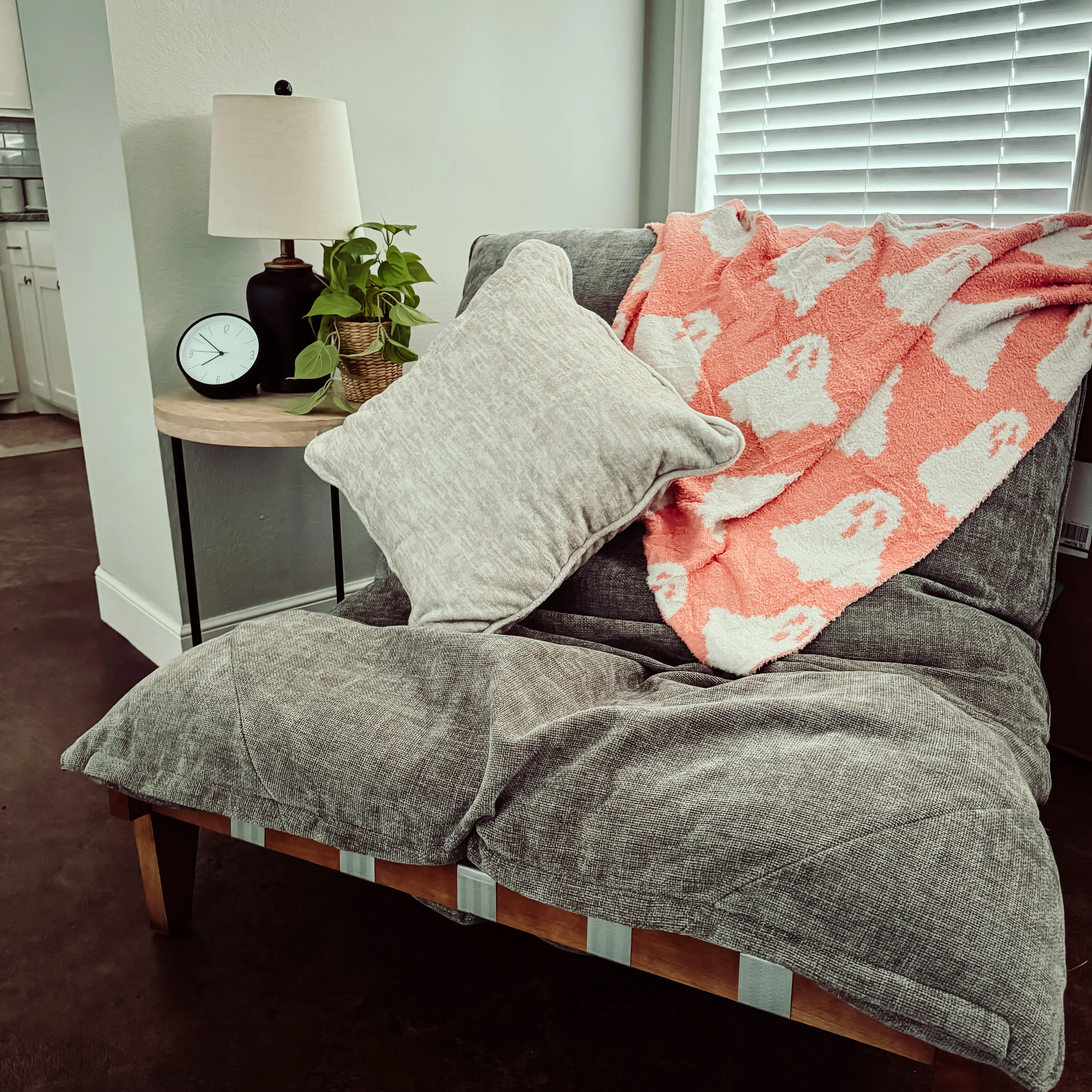 Coral Boo Blanket - Image 4