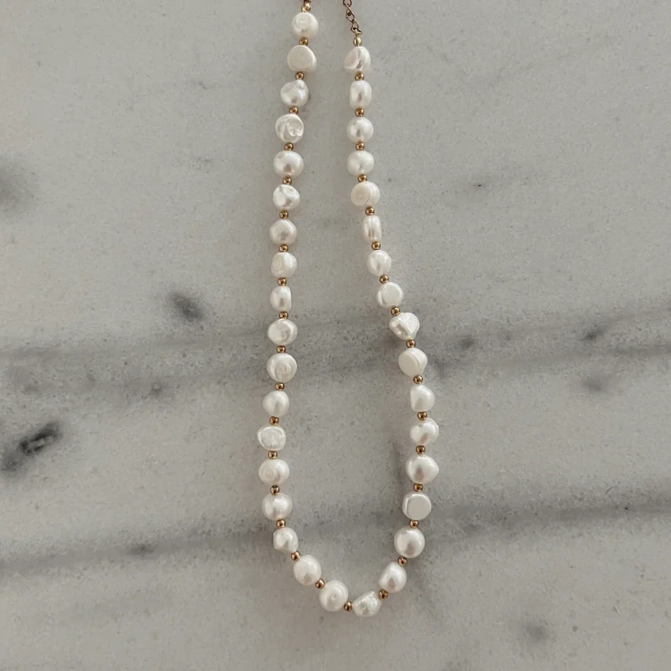 Glam Pearl Necklace